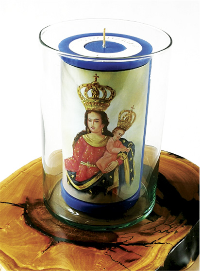 Vela Decorativa pintada al Óleo: Virgen de Las Lajas 1 / decorative handmade candle painted in oil: Virgin of Las Lajas 1 Vela Decorativa pintada al Óleo: Virgen de Las Lajas 1 / decorative handmade candle painted in oil: Virgin of Las Lajas 1