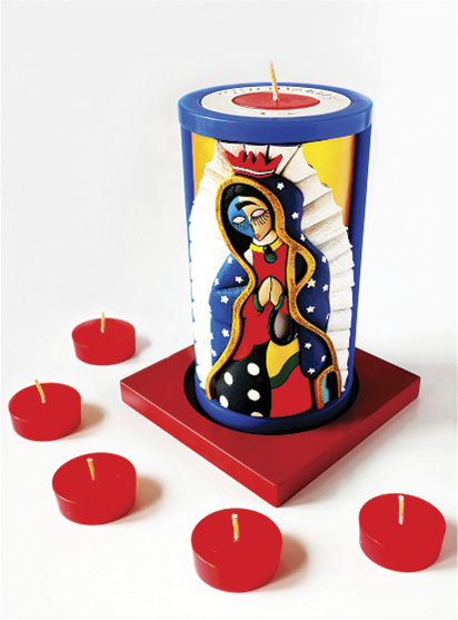 Vela Decorativa Tallada a Mano: Virgen de Guadalupe - Obra de Nelson Vianey / decorative hand carved candle: recreation of the Virgin of Guadalupe by Nelson Vianey