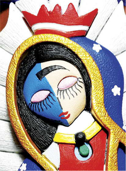 Vela Decorativa Tallada a Mano: Virgen de Guadalupe - Obra de Nelson Vianey / decorative hand carved candle: recreation of the Virgin of Guadalupe by Nelson Vianey