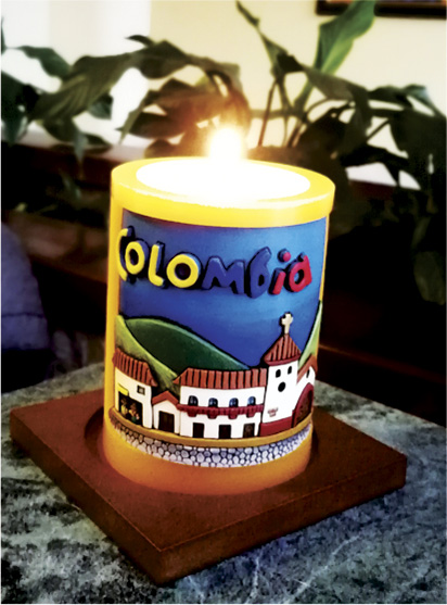Vela Decorativa en Relieve: Pueblo T&iacute;pico 2 / handmade candle: typical andean village 2