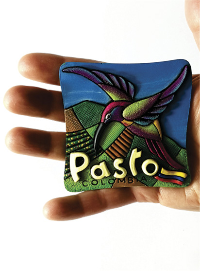 Im&aacute;n Decorativo en Relieve: Quinde 1 / handcrafted decorative embossed magnet: hummingbird 1