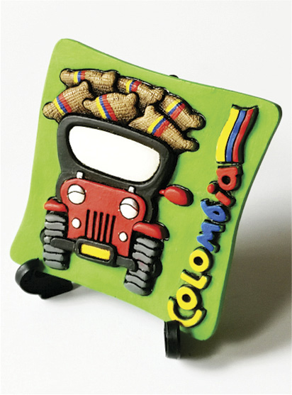 Im&aacute;n Decorativo en Relieve: Yipao 1 / handcrafted decorative embossed magnet: Yipao - colombian typical transport 1