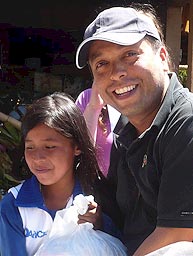 Javier L&oacute;pez - Director ILUMINARTE &reg; - Responsabilidad Social - Obras Sociales / Social Responsibility - charity work